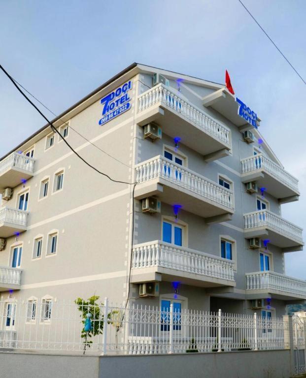 Doci Seven Hotel Velipoje Luaran gambar